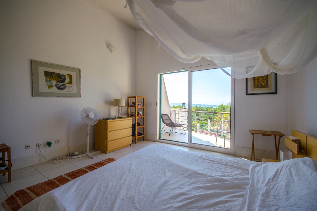 Casa isolata con vista mare