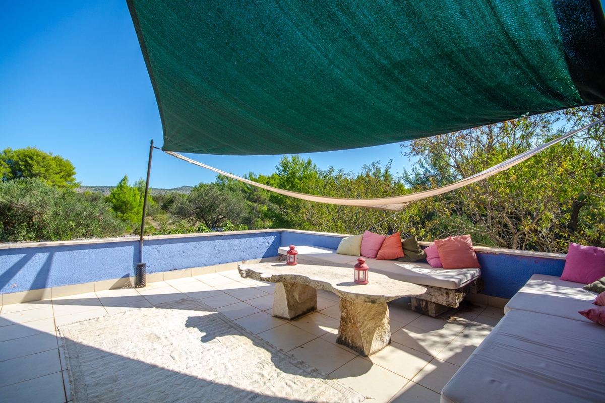 Casa isolata con vista mare