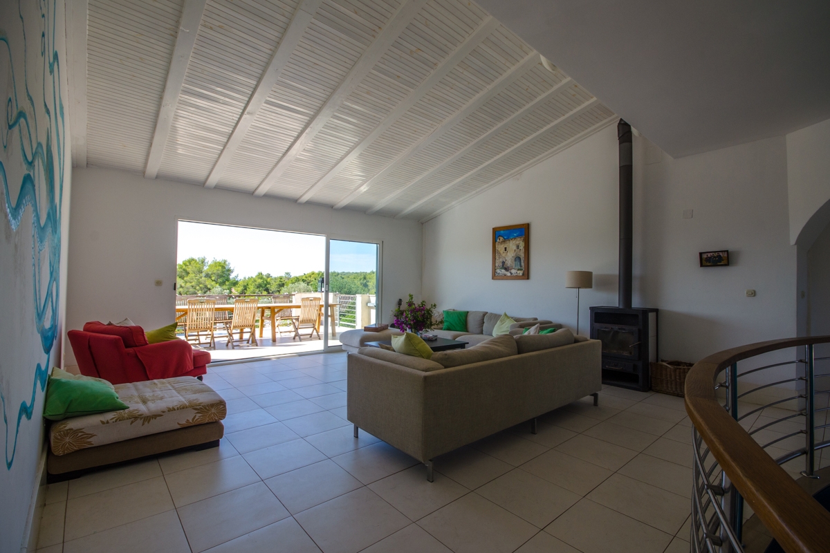 Casa isolata con vista mare