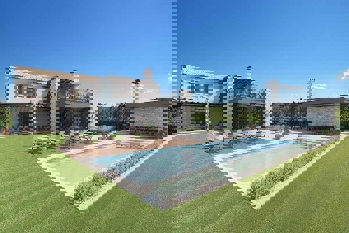 Villa moderna in posizione tranquilla vicino a Parenzo