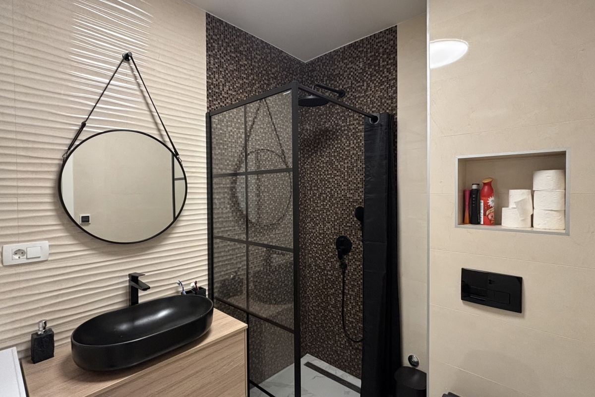 Straordinario attico con terrazza panoramica e vista mare aperta