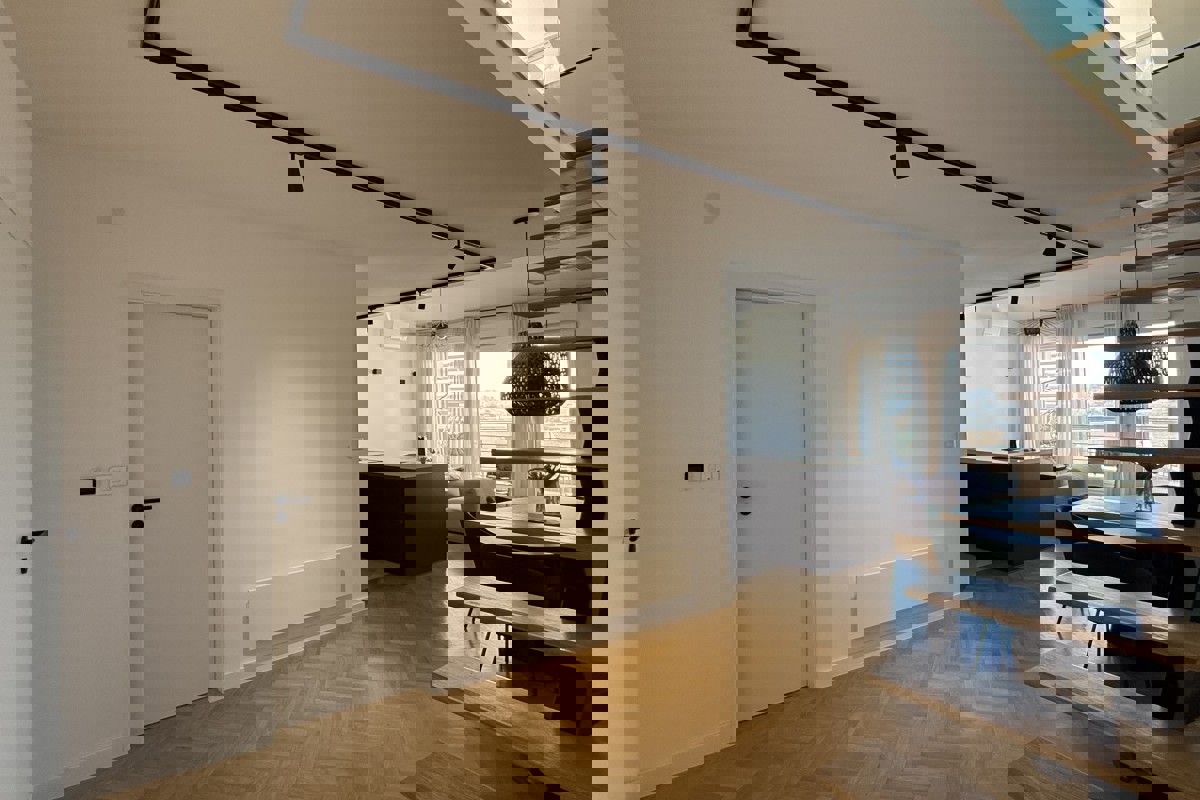 Appartamento arredato in stile moderno con vista mare