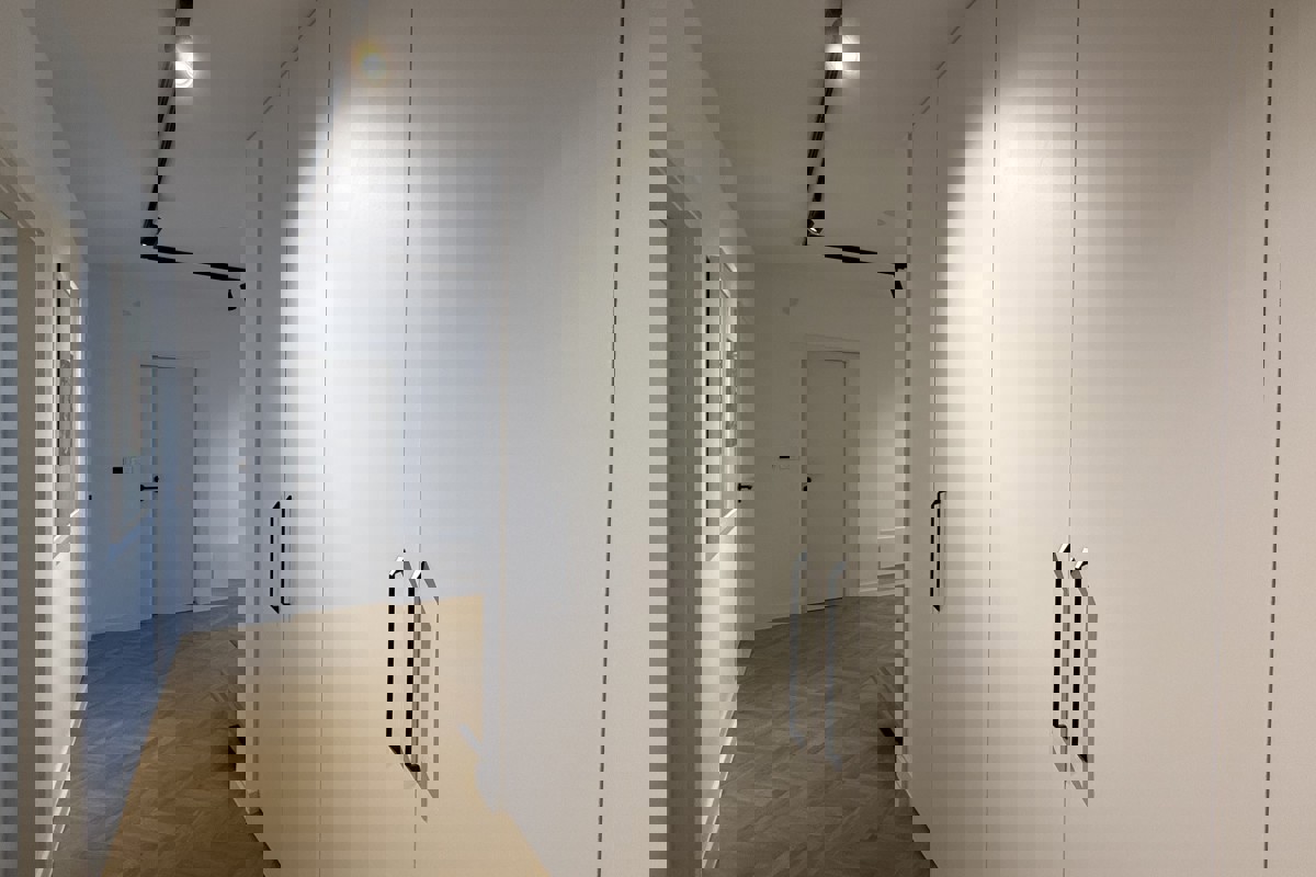 Appartamento arredato in stile moderno con vista mare