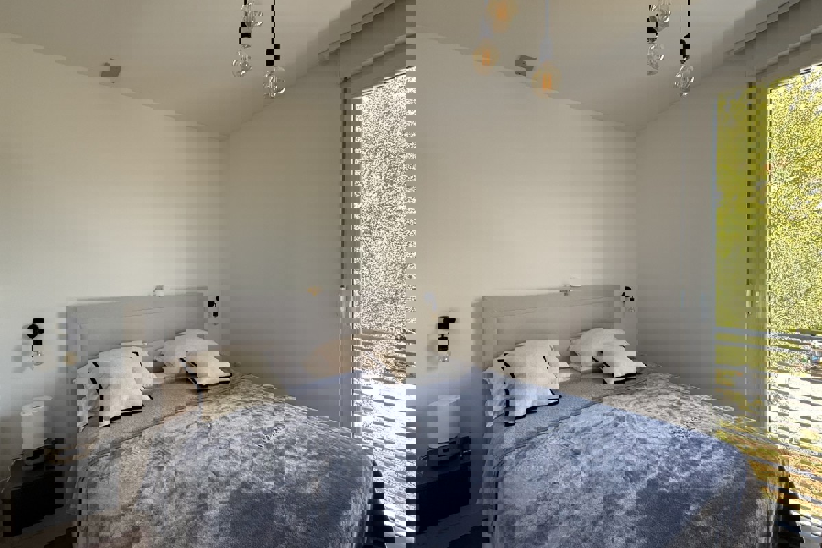 Appartamento arredato in stile moderno con vista mare