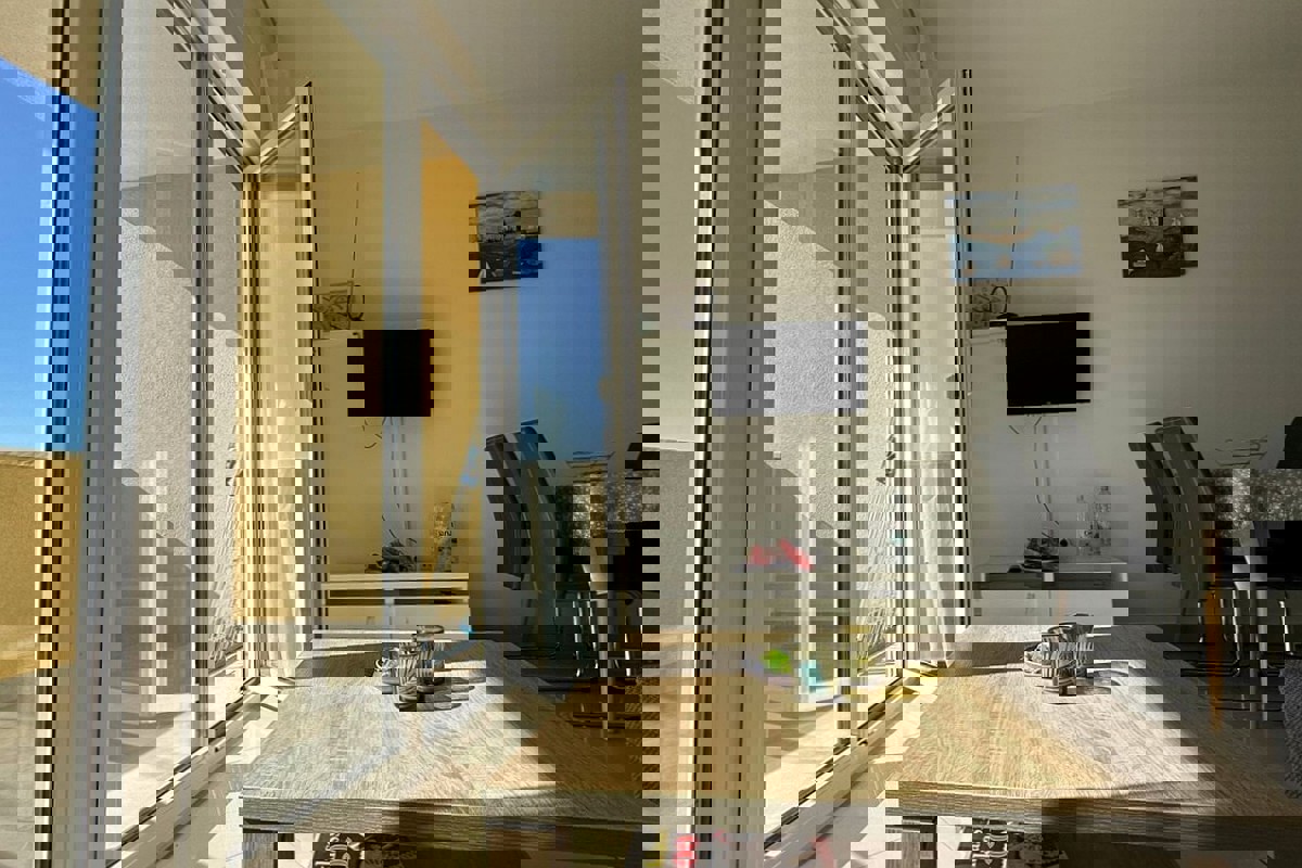 Two-bedroom apartment with an open sea view