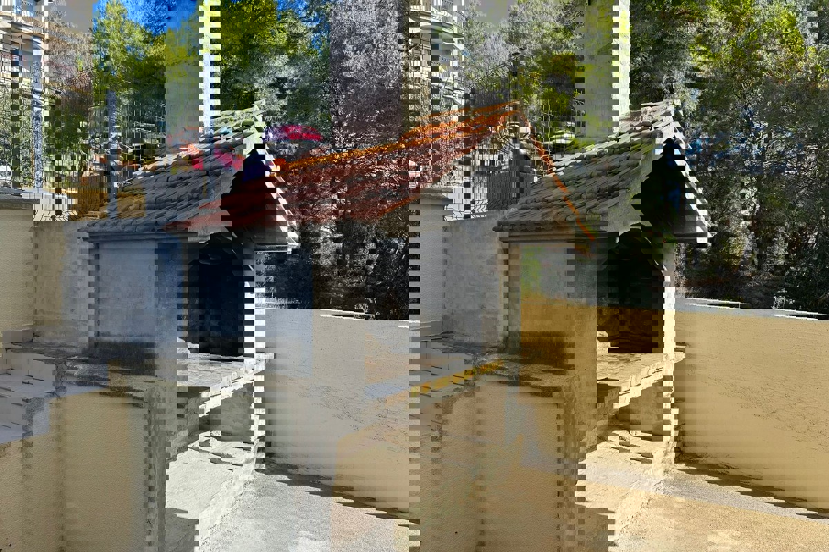 Two-bedroom apartment with an open sea view