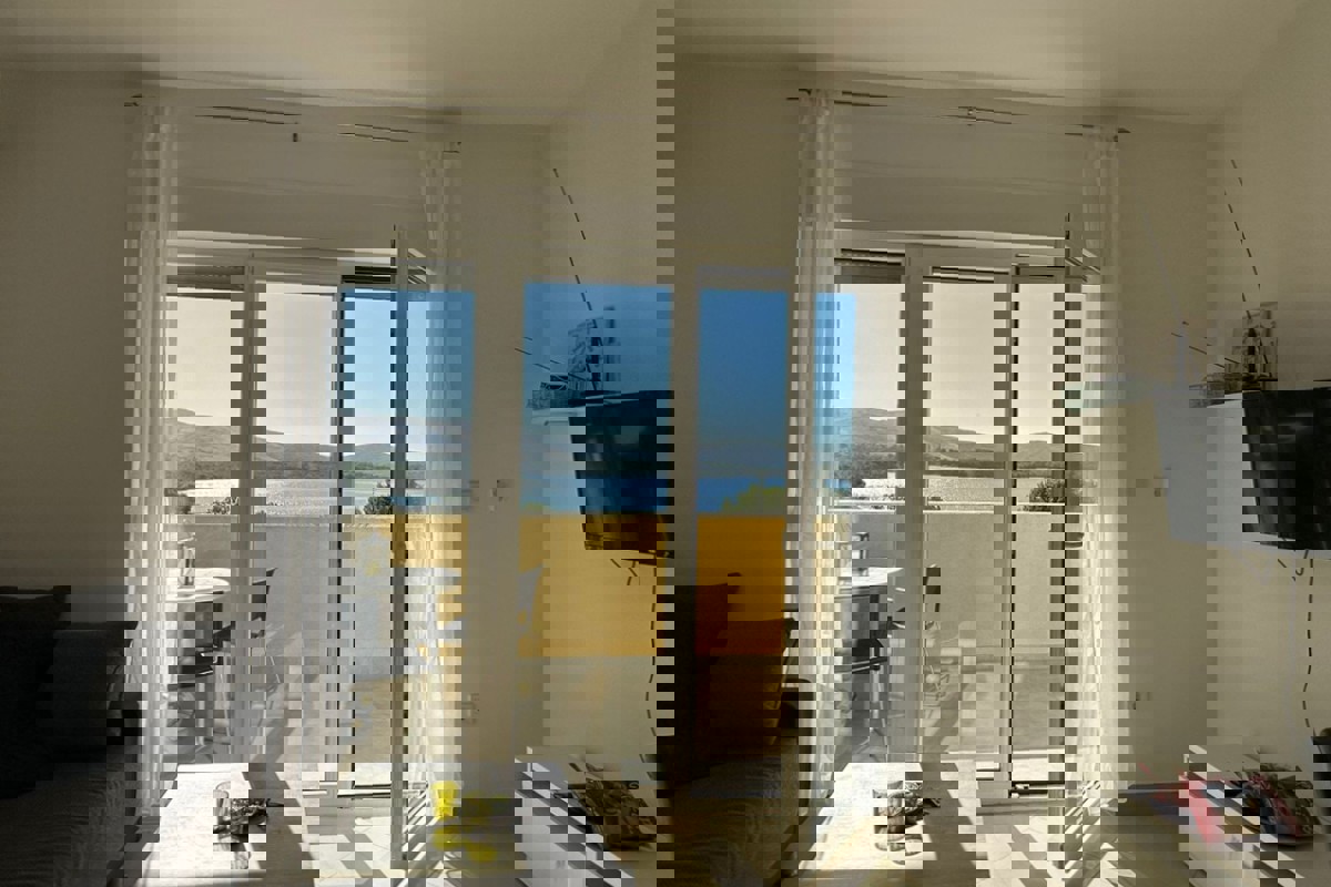 Two-bedroom apartment with an open sea view