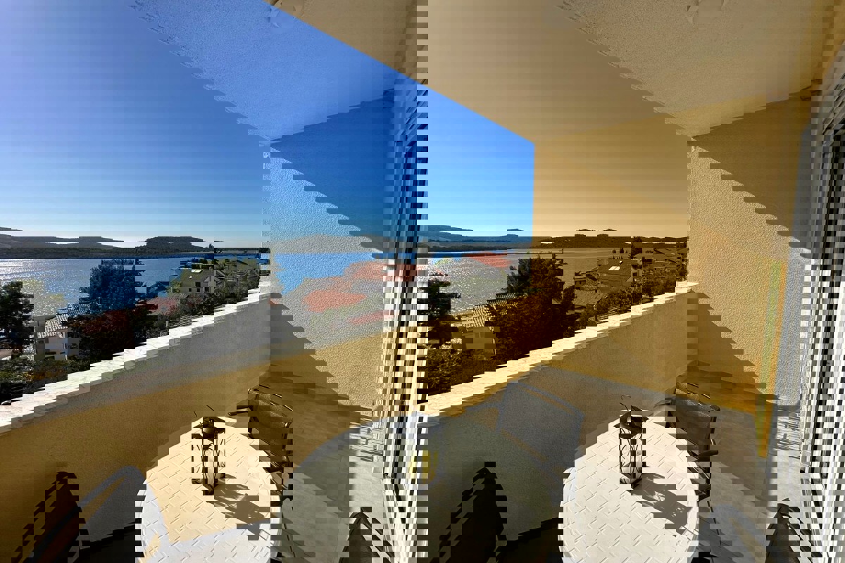 Two-bedroom apartment with an open sea view