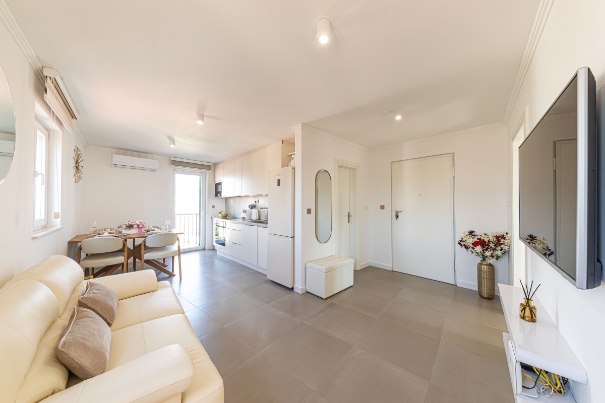 Moderno appartamento con due camere da letto in centro città