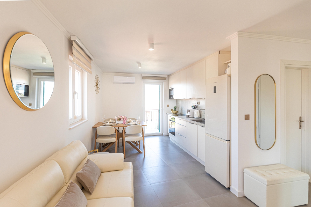 Moderno appartamento con due camere da letto in centro città