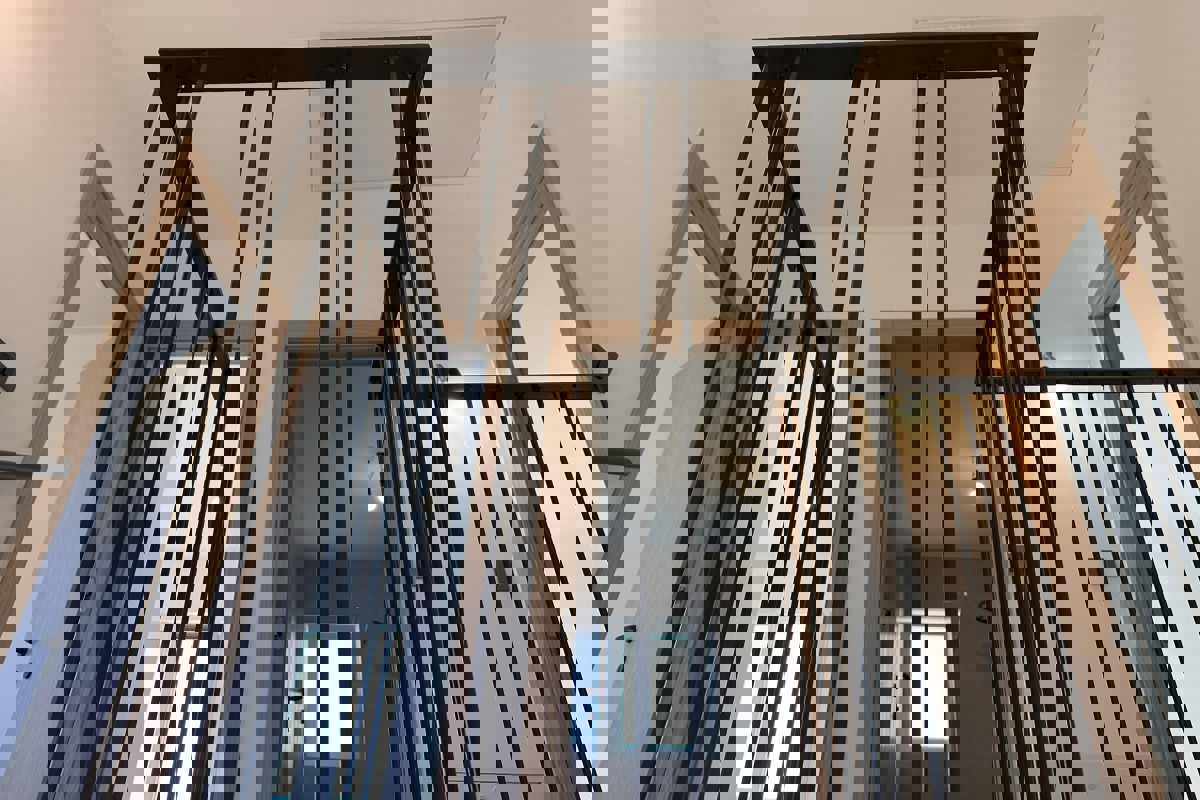 Moderna casa bifamiliare con piscina