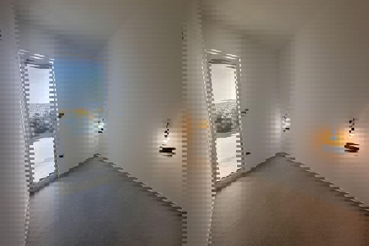 Moderna casa bifamiliare con piscina