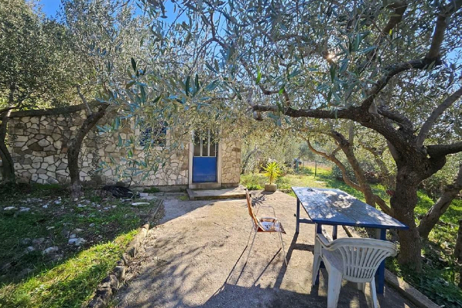 Terreno agricolo con annesso annesso