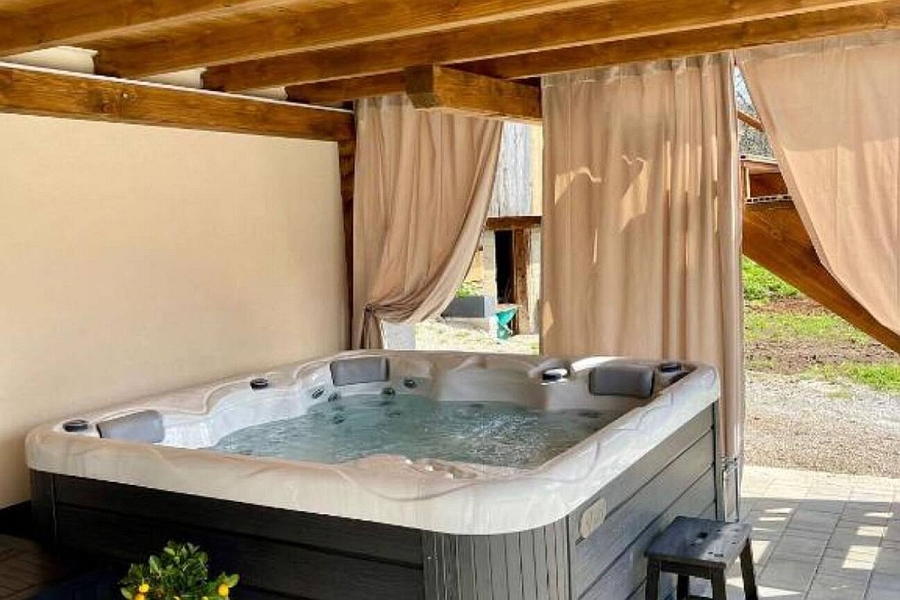 Affascinante casa indipendente immersa nella natura