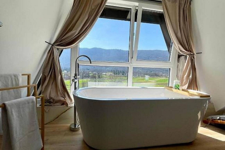 Affascinante casa indipendente immersa nella natura