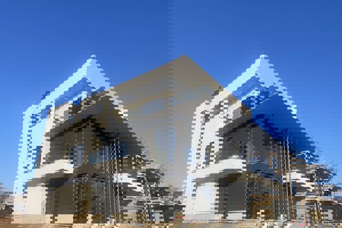 Attico con terrazza panoramica e vista mare