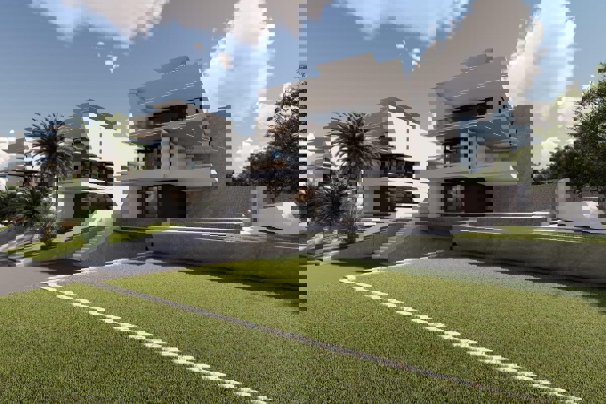 Attico con terrazza panoramica e vista mare