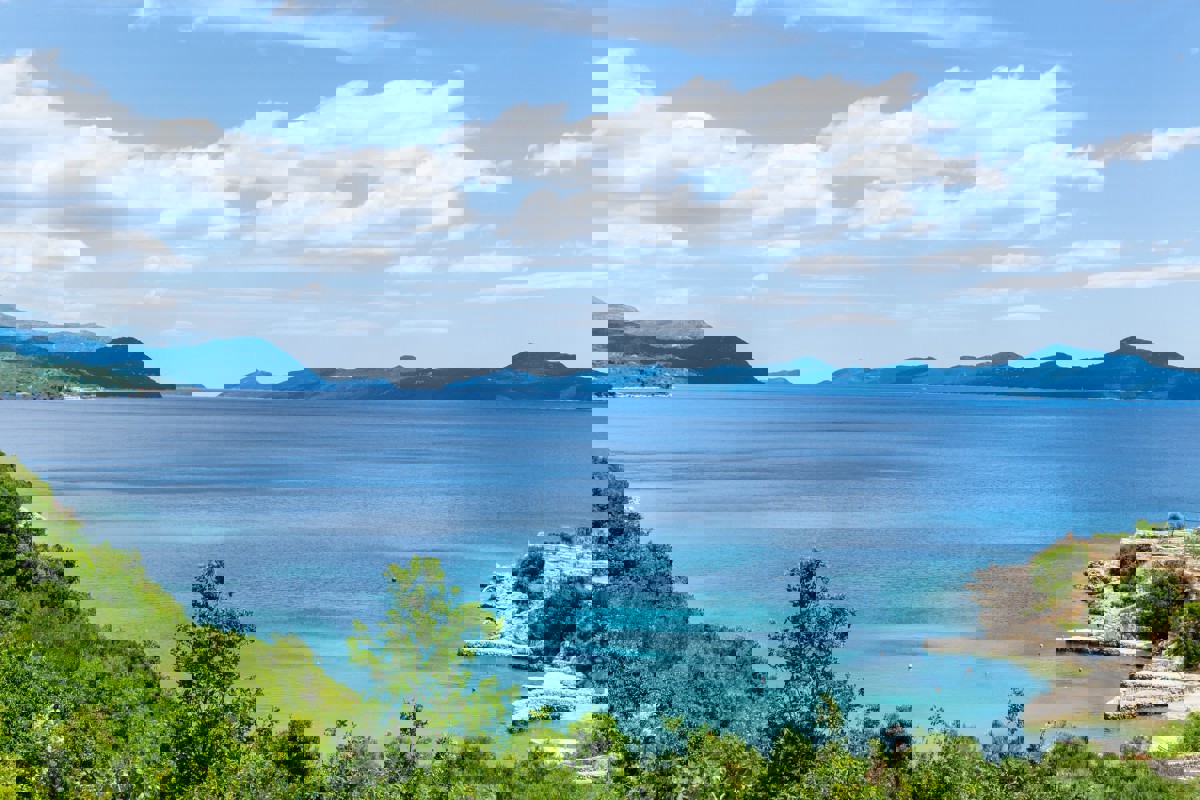 Casa vacanze con piscina - prima fila al mare