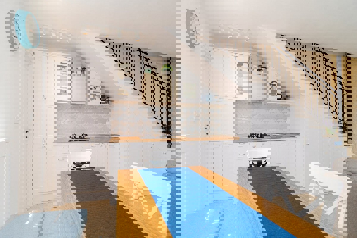 Casa vacanze con piscina - prima fila al mare