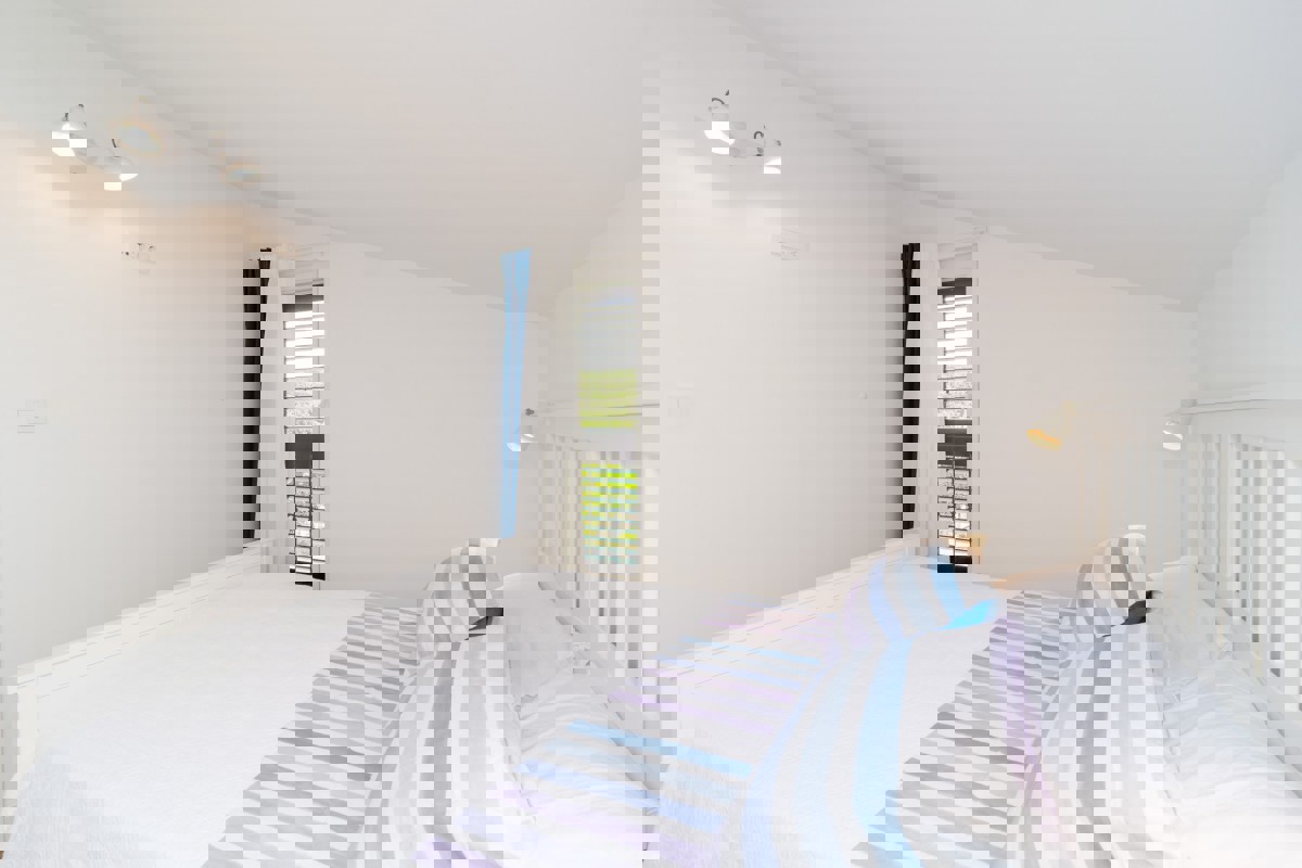 Casa vacanze con piscina - prima fila al mare