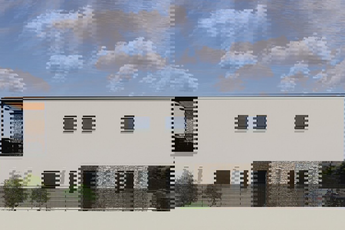 Casa bifamiliare moderna con piscina