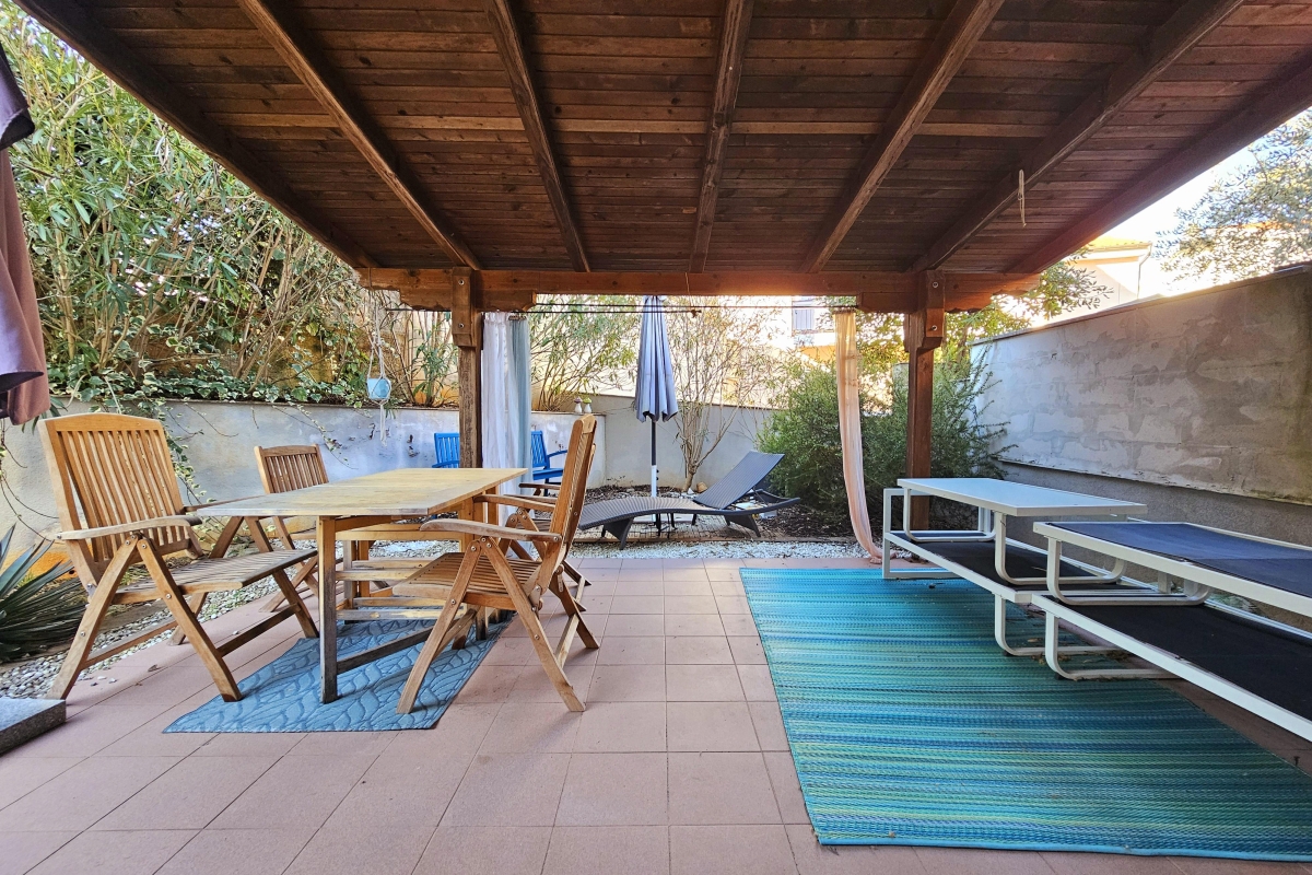 Appartamento con due camere da letto e ampio giardino