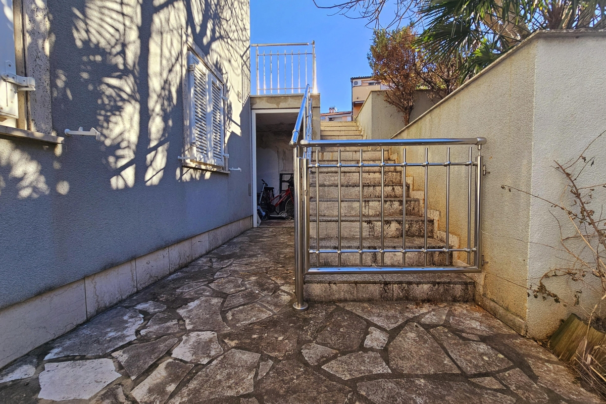 Appartamento con due camere da letto e ampio giardino