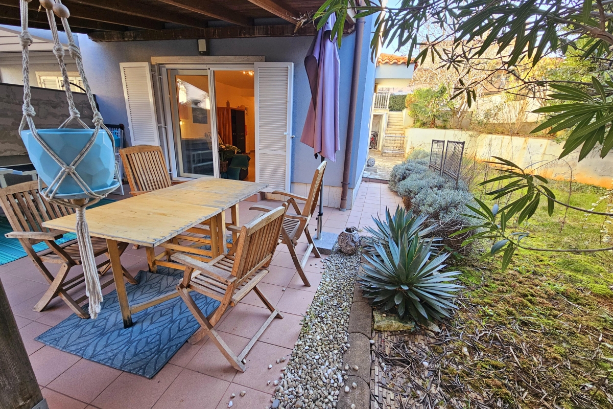 Appartamento con due camere da letto e ampio giardino