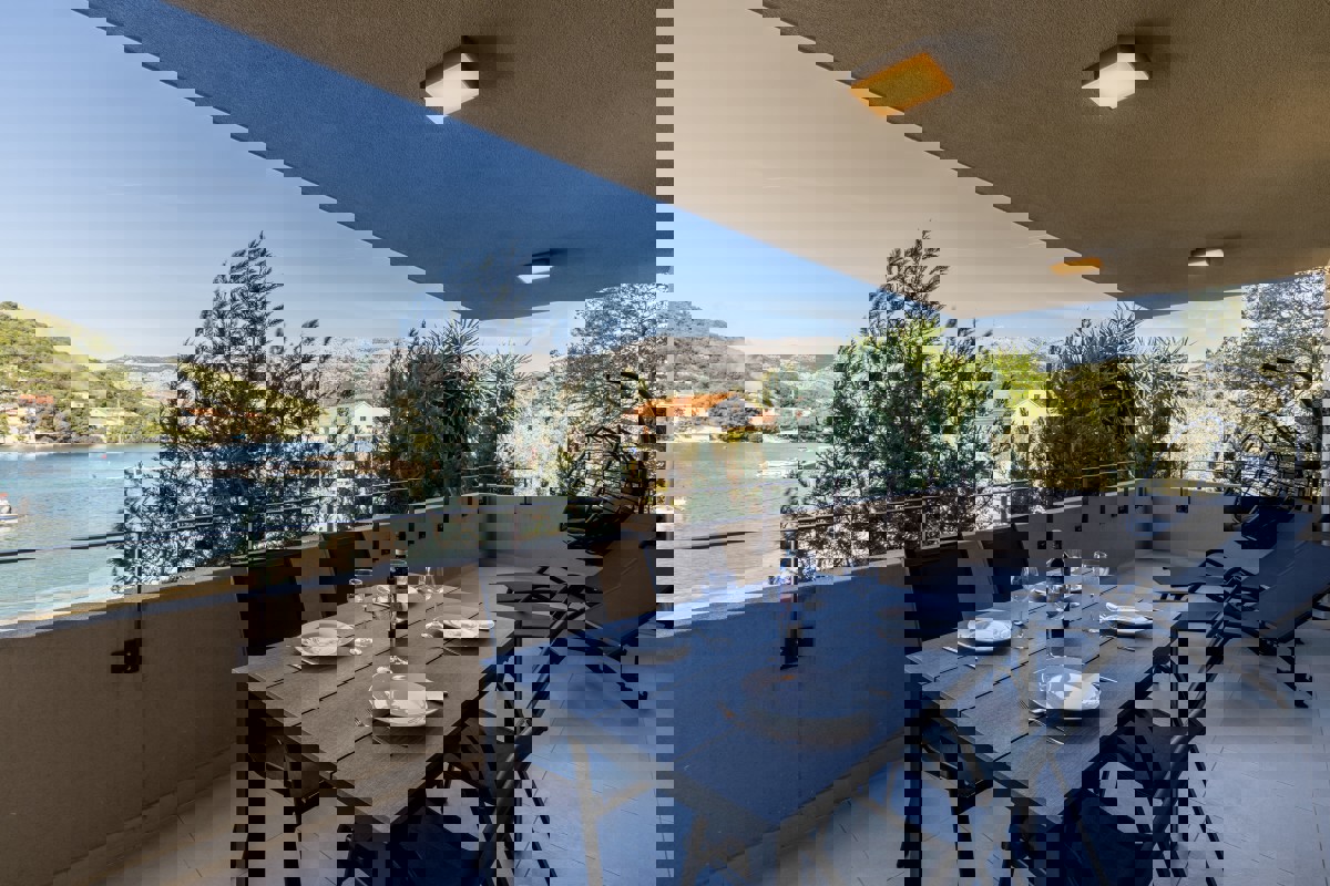 Appartamento in prima fila sul mare