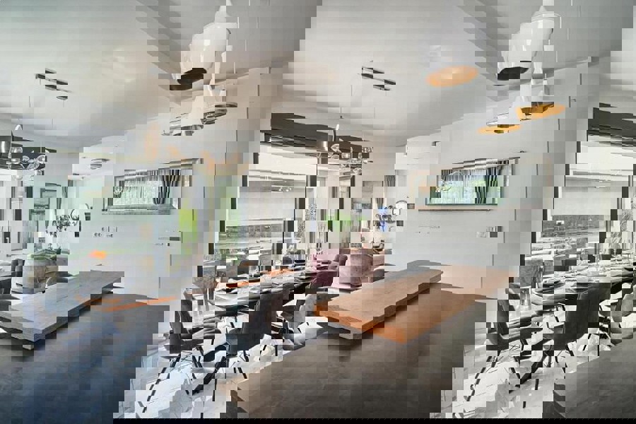 Villa di lusso con piscina riscaldata e vista mare