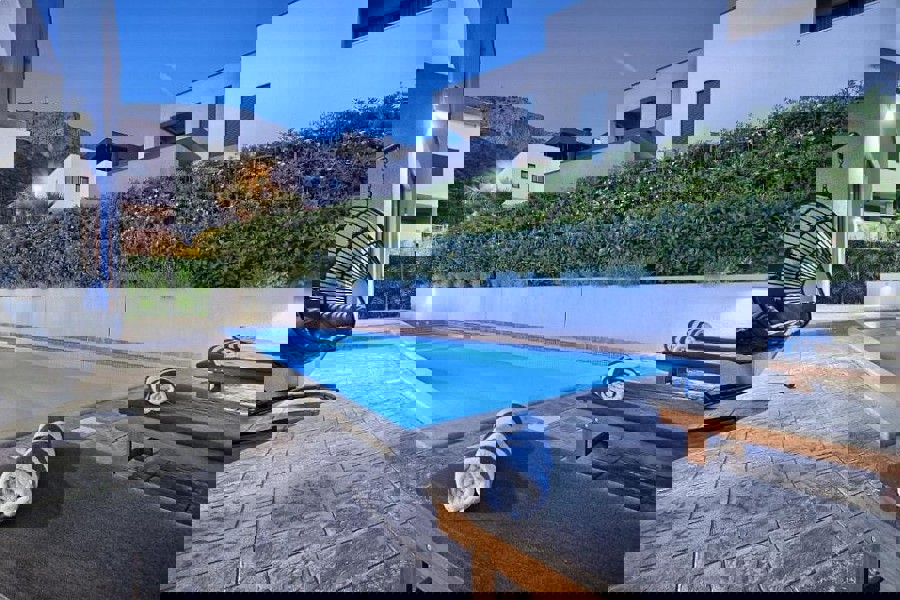 Villa di lusso con piscina riscaldata e vista mare