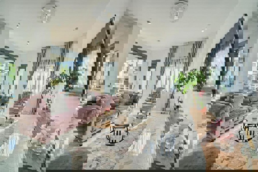 Villa di lusso con piscina riscaldata e vista mare