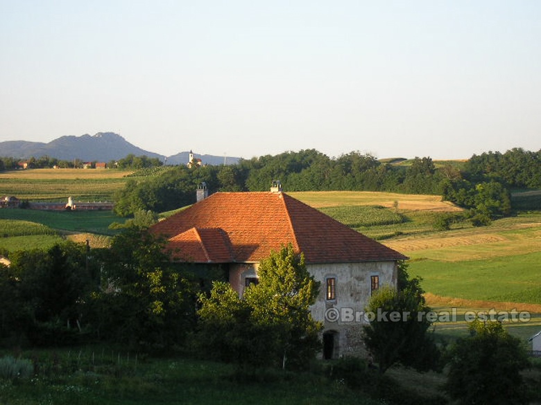 Casa in una posizione tranquilla, in vendita