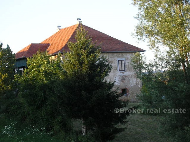 Casa in una posizione tranquilla, in vendita