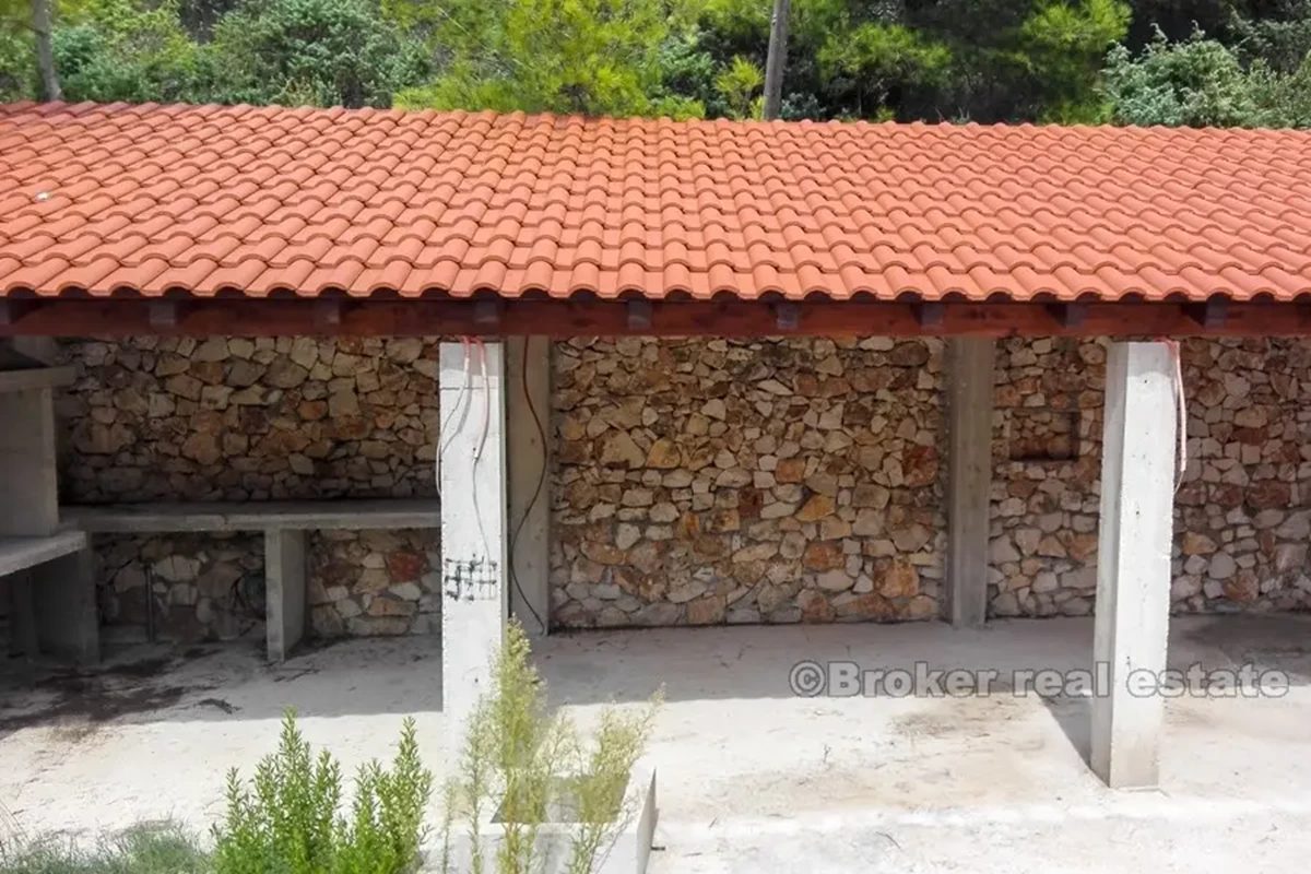 Casa indipendente in riva al mare, in vendita