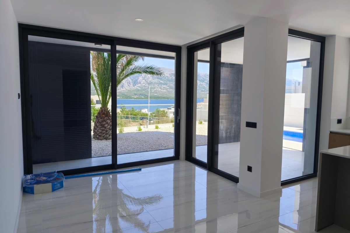 Appartamenti con piscina e vista mare