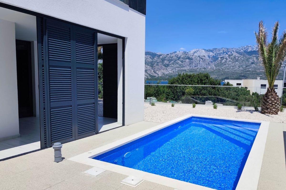 Appartamenti con piscina e vista mare