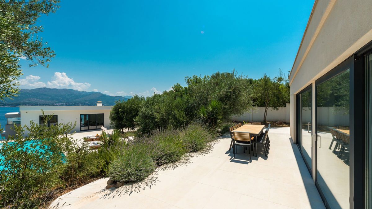 Villa di lusso unica, prima fila sul mare