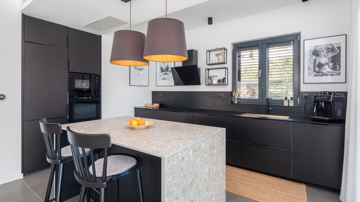 Villa con piscina vicino al mare