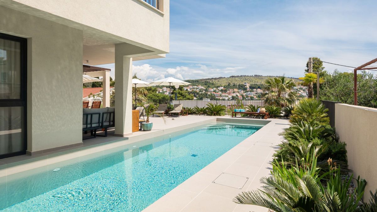 Villa con piscina vicino al mare