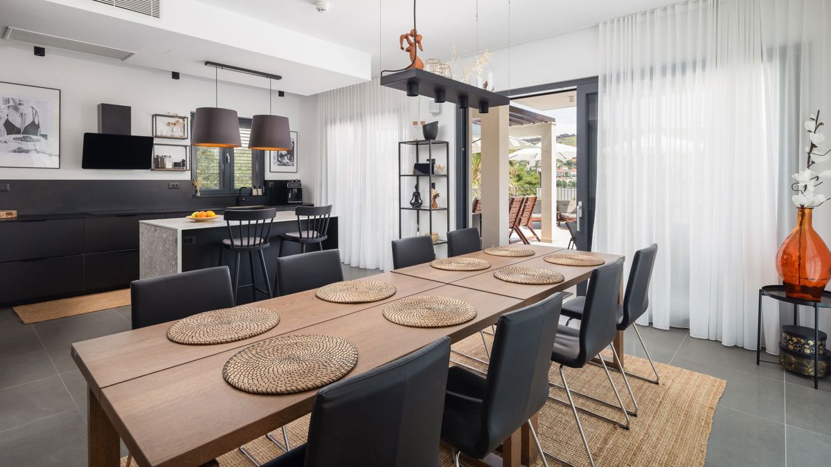 Villa con piscina vicino al mare