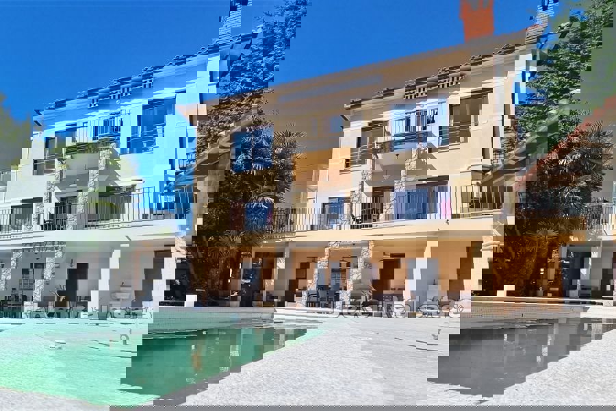 Villa ristrutturata con vista mare