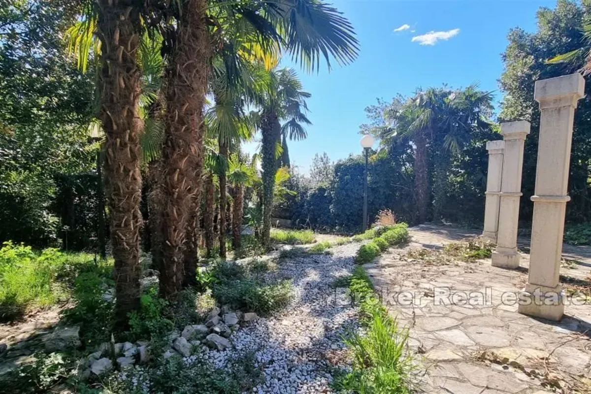 Villa ristrutturata con vista mare