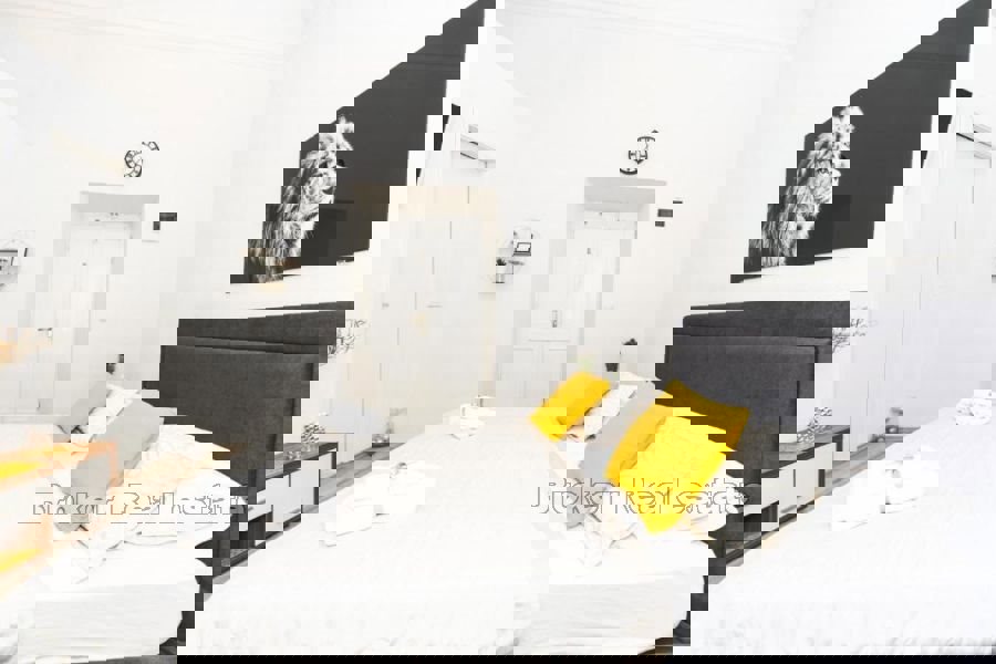 Quattro appartamenti con uffici, in centro