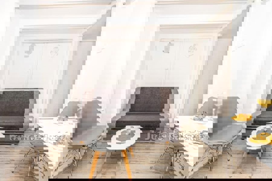 Quattro appartamenti con uffici, in centro