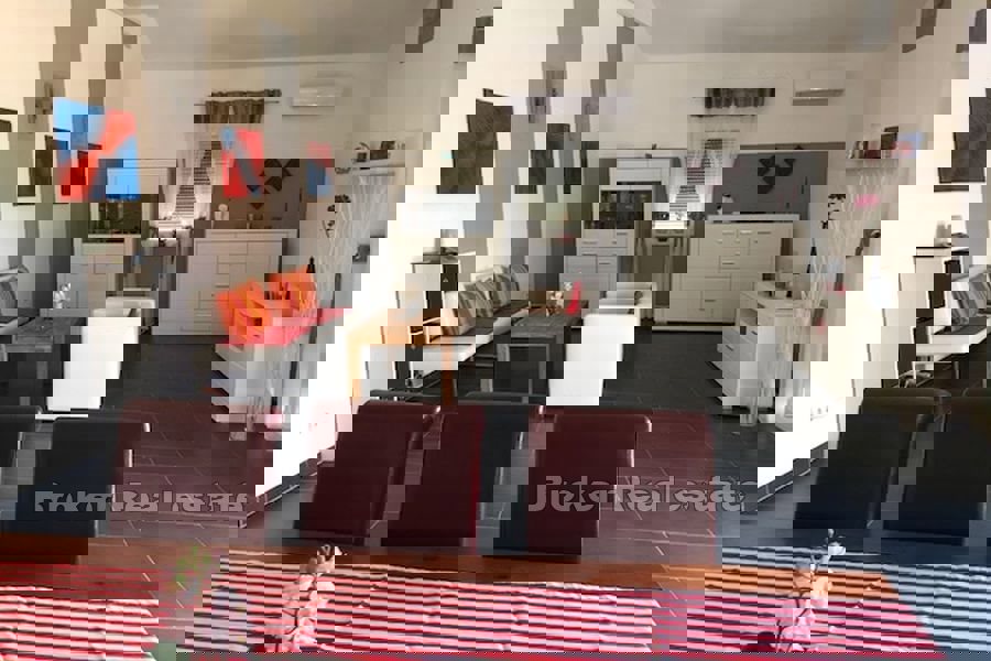 Casa indipendente, in vendita