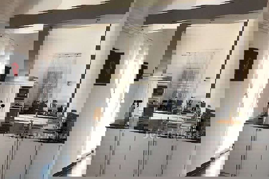 Casa indipendente, in vendita