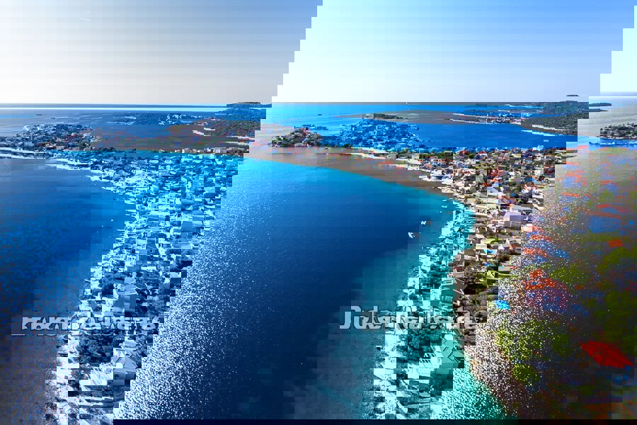 Palazzina con vista mare, in vendita