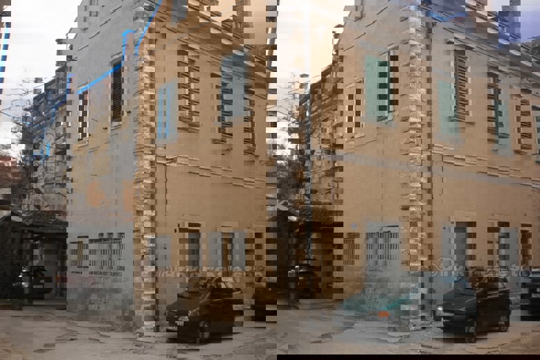 Grande casa su 500 m2, in vendita