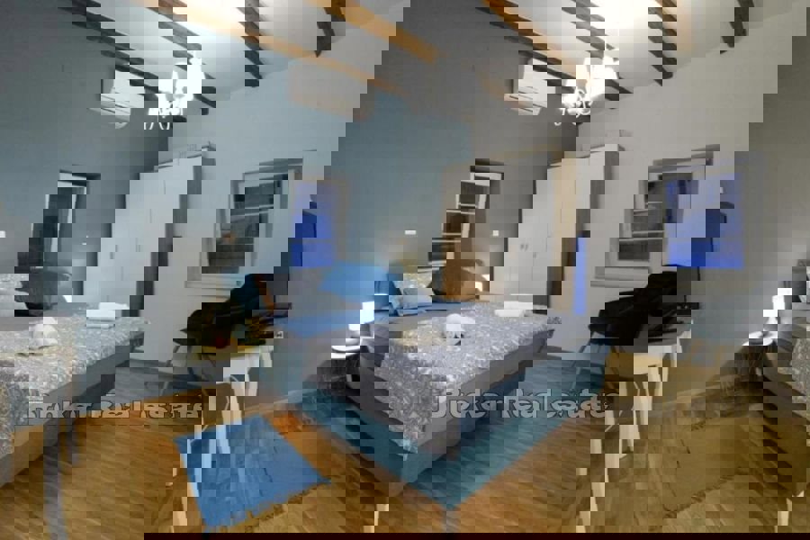 Renovirana kuća sa bazenom